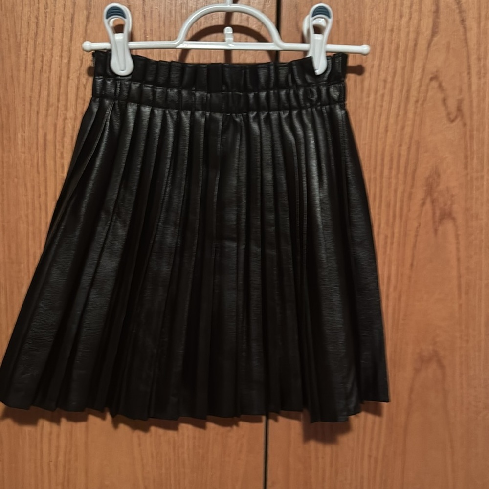 Jacket and skirt set. Black. - Picture 6 of 9